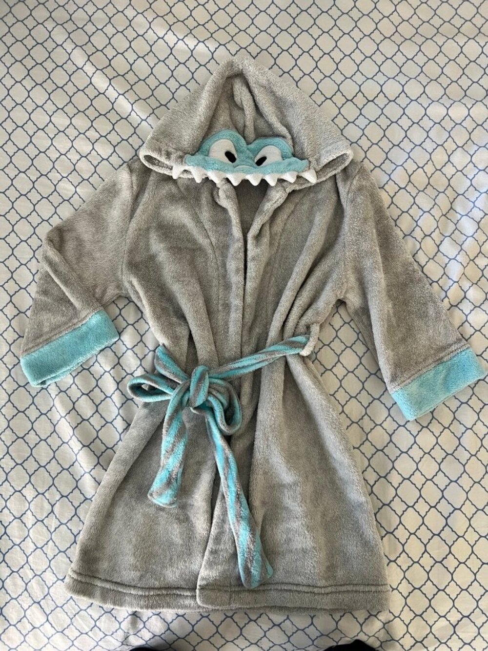 Cat and Jack Monster Boys plush fleece bath robe Size XS